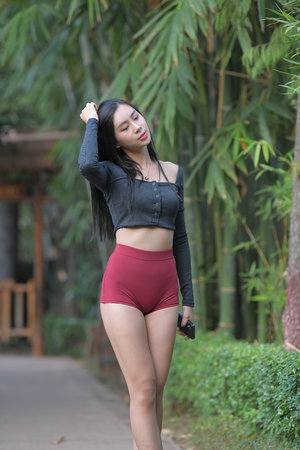 韩国风骚的小姨子三