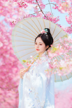 日本男狂揉吃奶胸60分钟视频